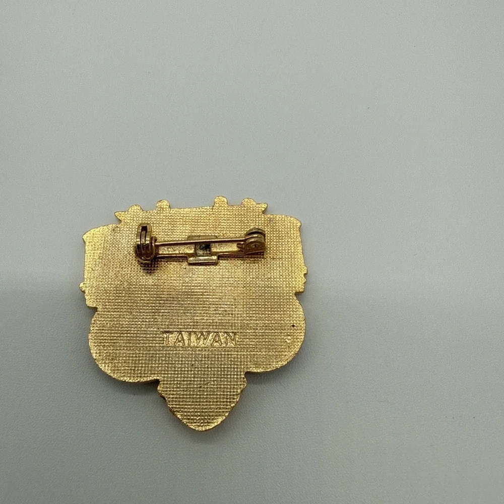 LIONS CLUB International Lapel Pin  San Francisco 1974